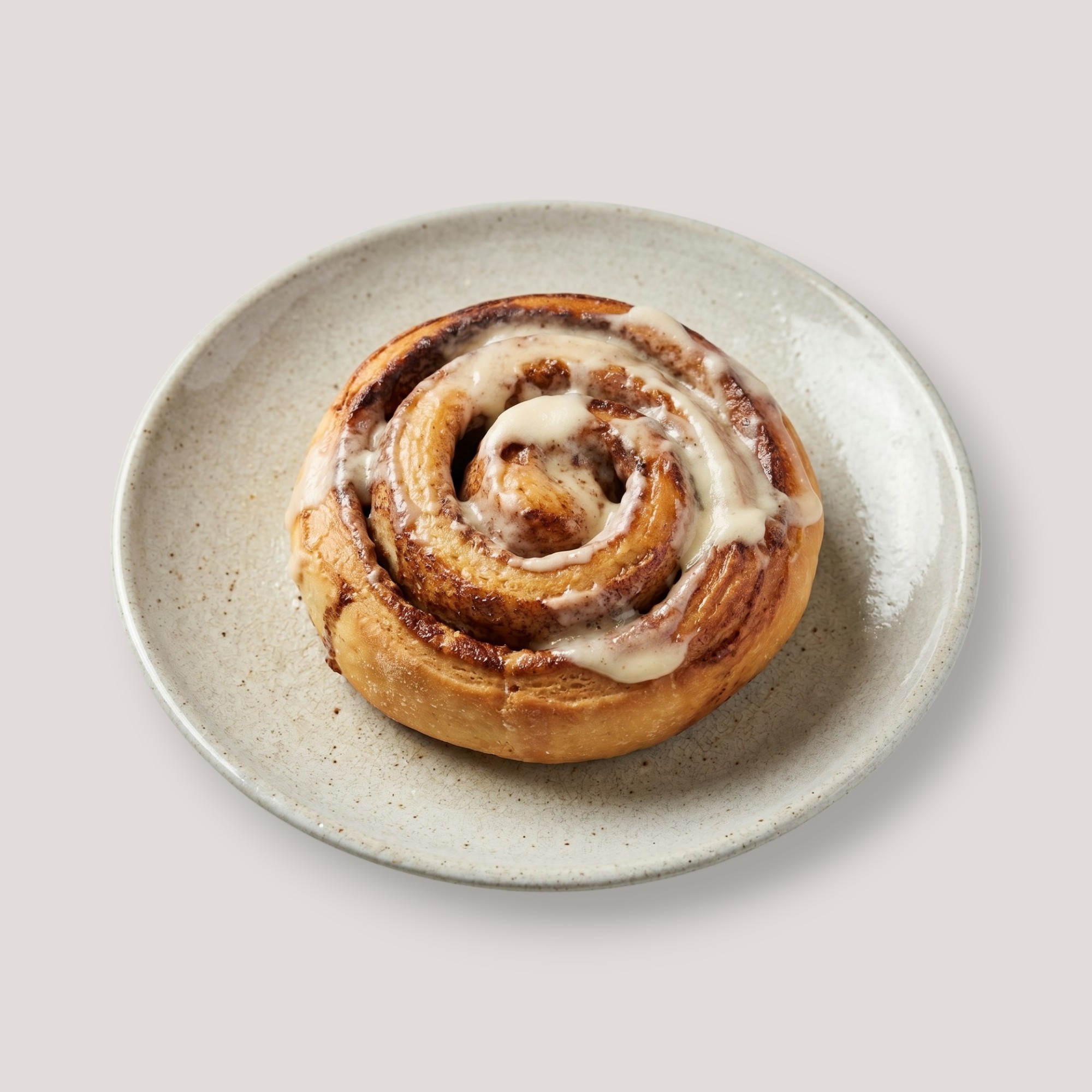Splentify-enhanced cinnamon roll photo for bakeries