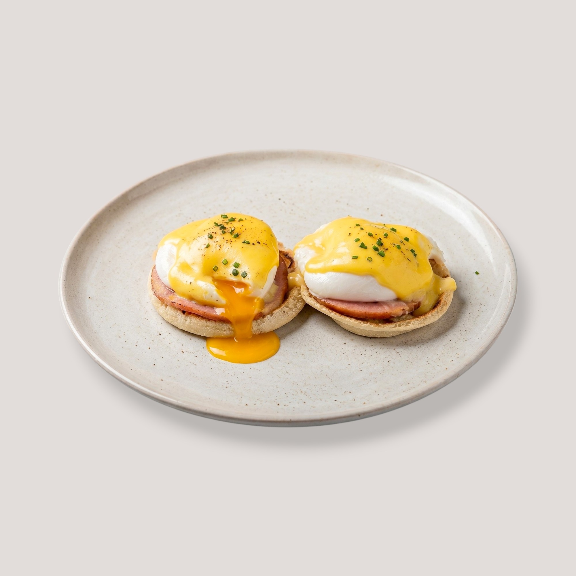 Splentify-enhanced eggs benedict photo for cafes